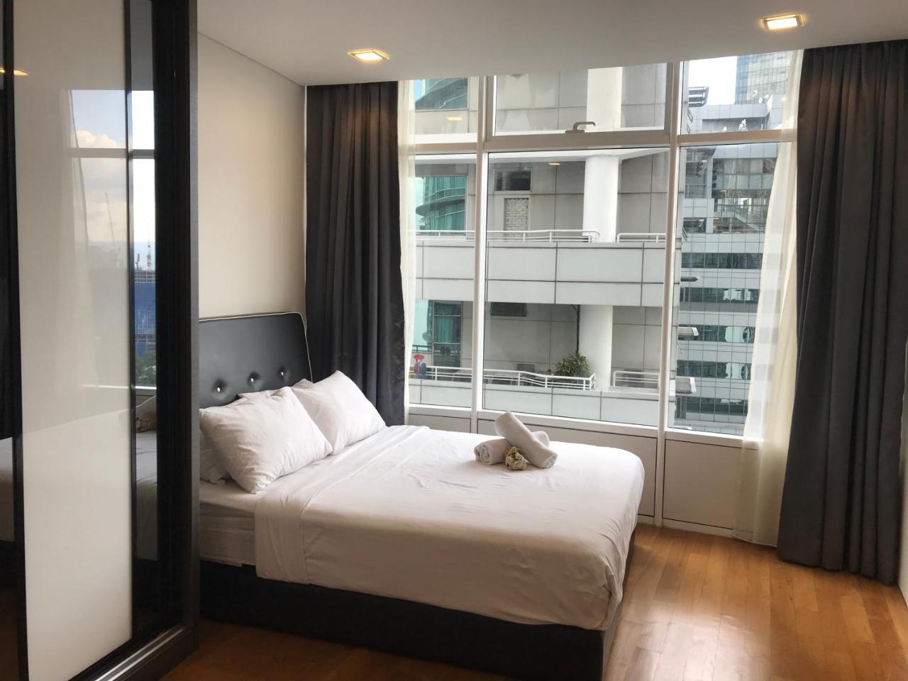 Vortex Suites Klcc By Pnut With Netflix — Photos 1